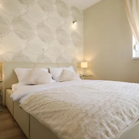 アパート Top Apartments Zadar *