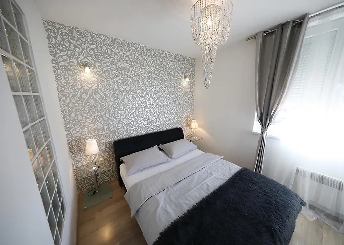 アパート Top Apartments Zadar ザダル